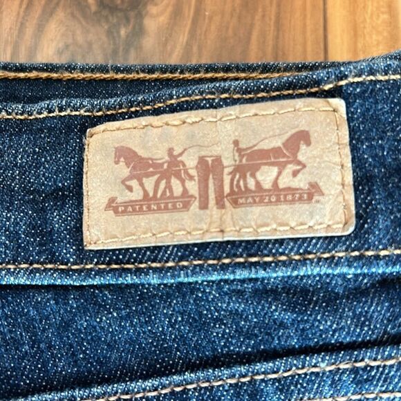 Levi's 515 Bootcut Jeans - Picture 2 of 8